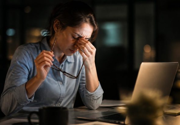 screen time before bed hurts sleep quality